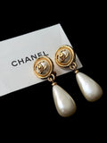 Chanel Pearl Medallion - Clip