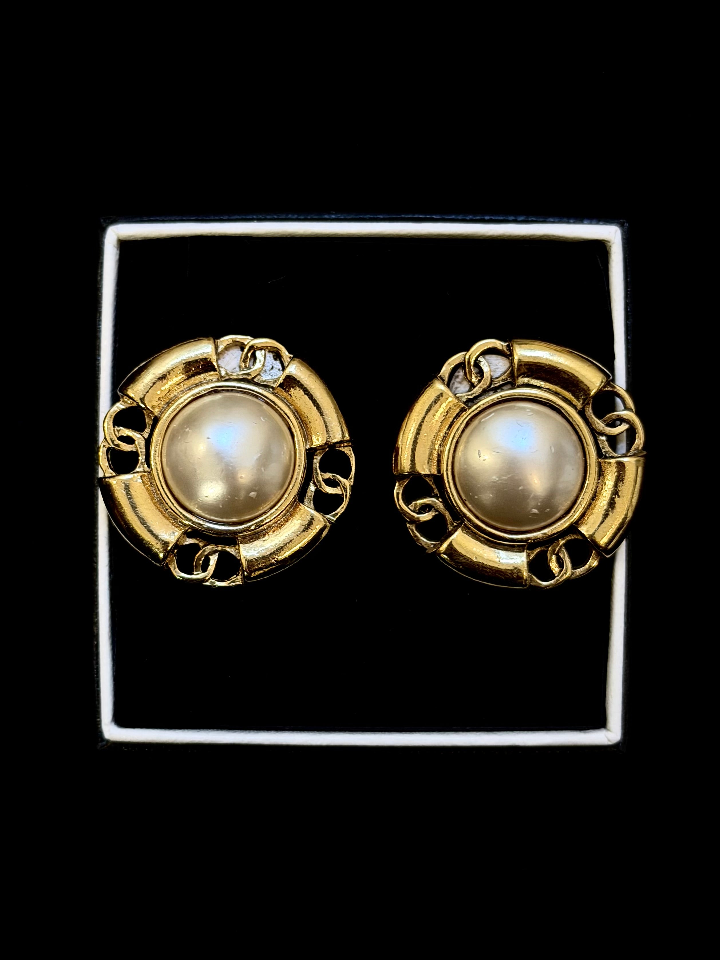 Chanel Pearl Halo