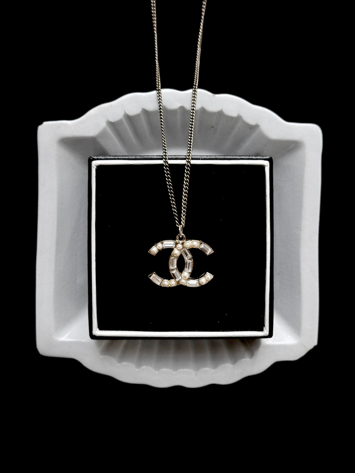 Chanel Pearl Lumiere Pendant