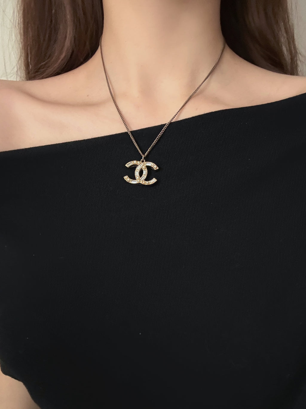 Chanel Pearl Lumiere Pendant