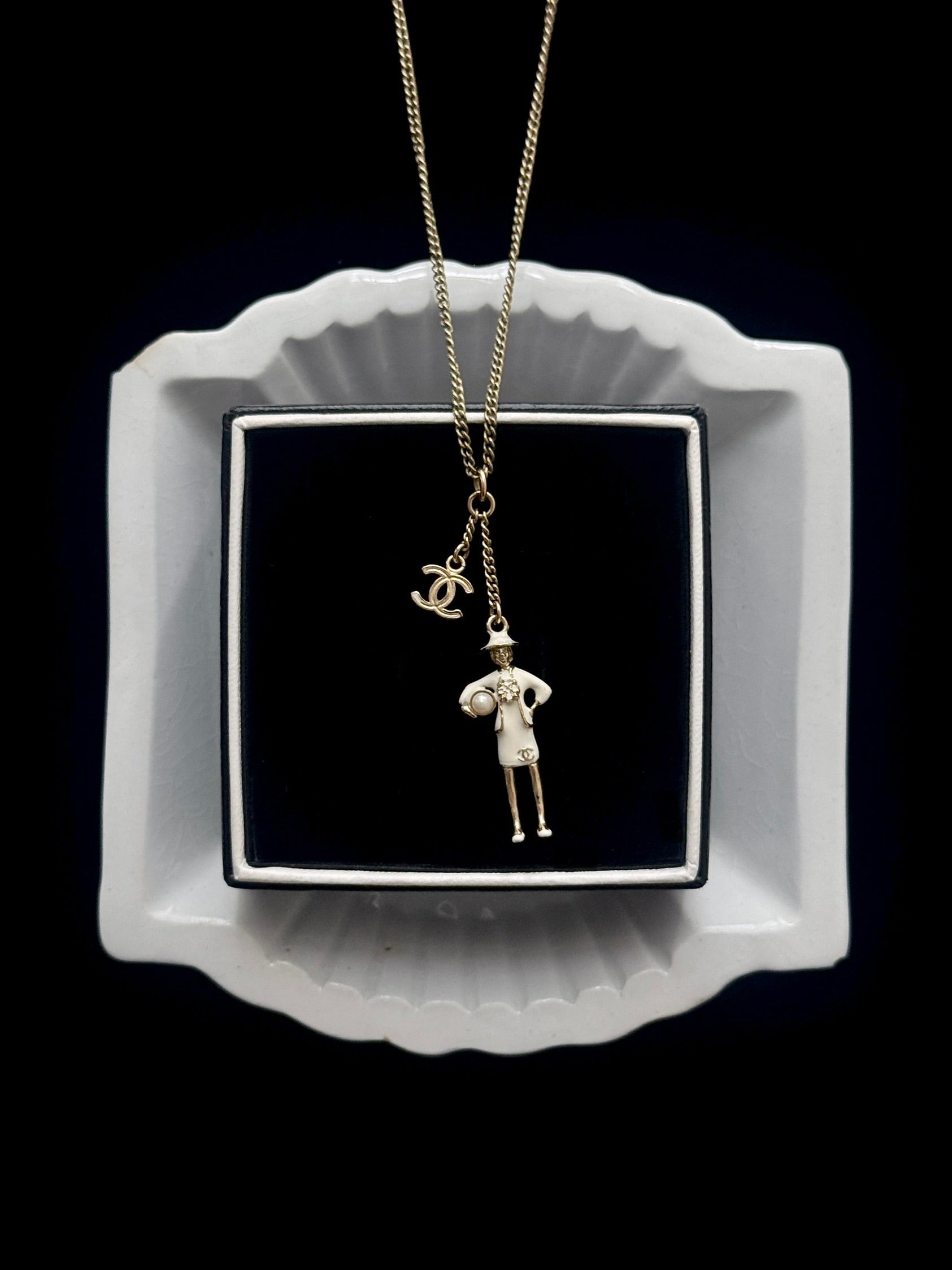 Chanel Mademoiselle Moment