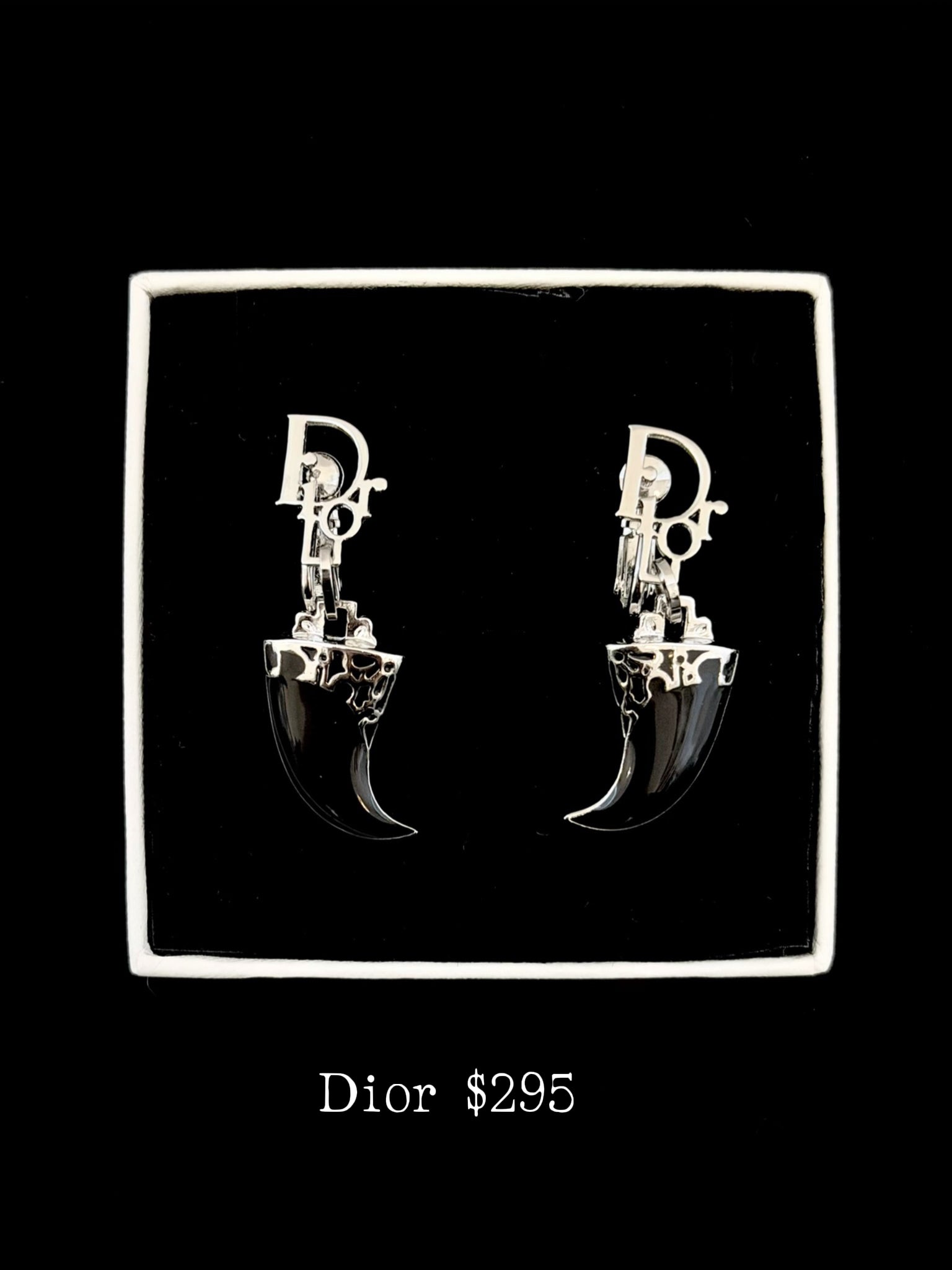 Dior Noir Fang -Clip