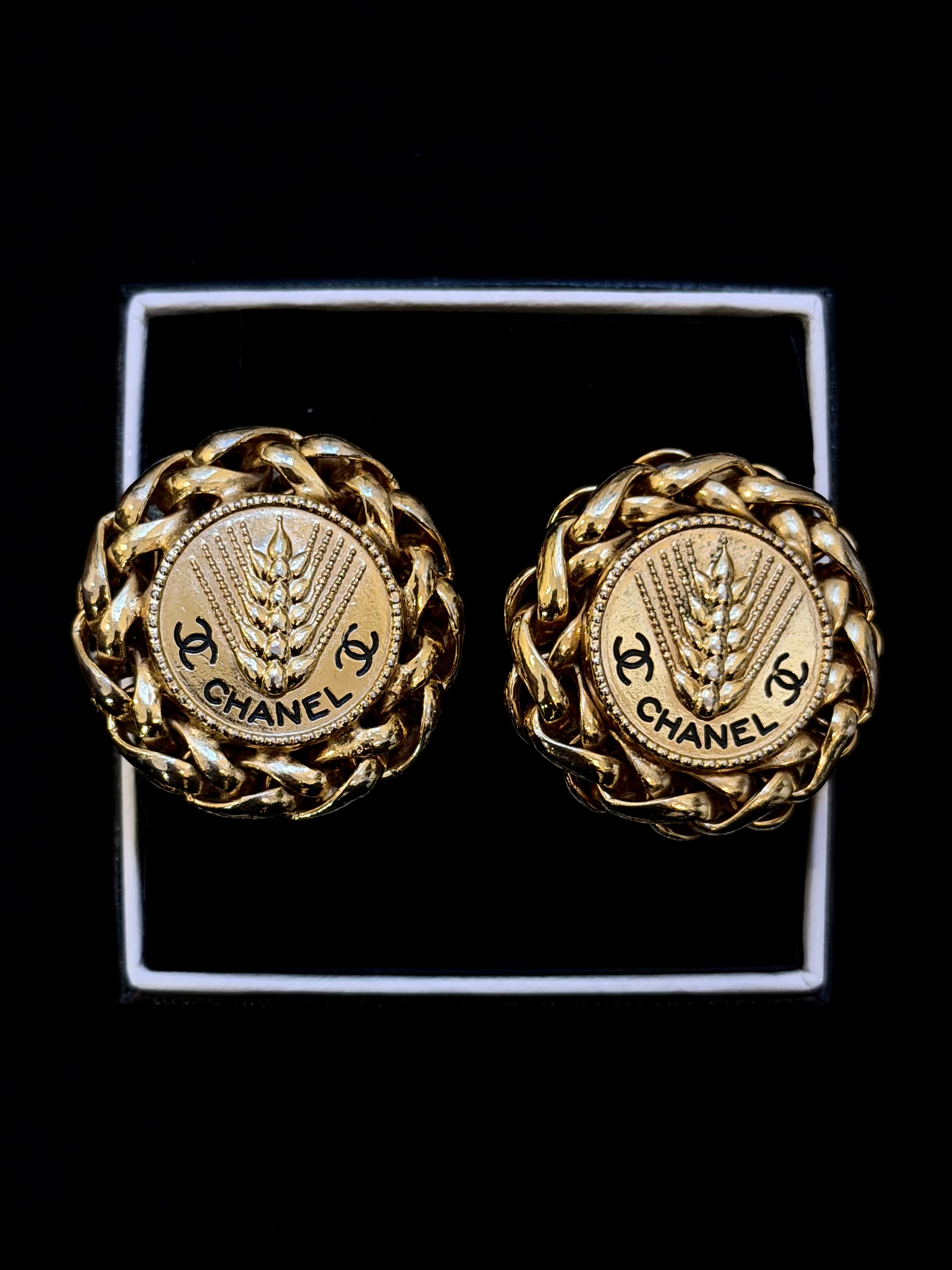 Chanel Vintage Coin -Clip