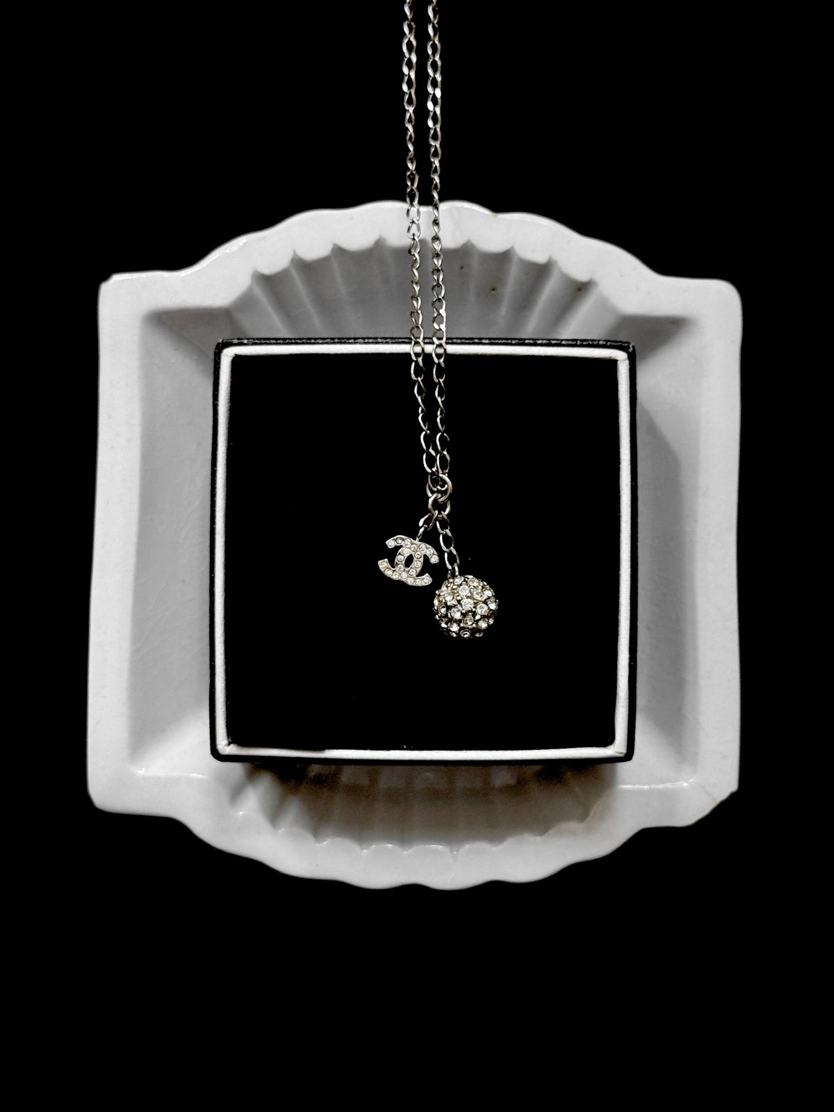 Chanel Sphère Cristal Suspendue