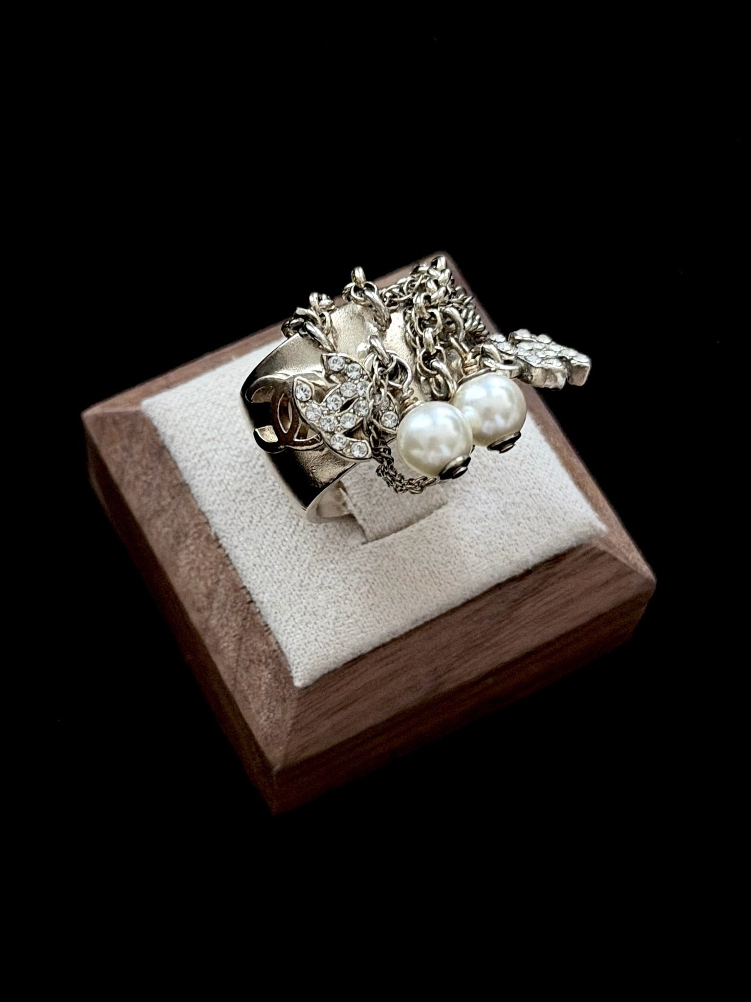 Chanel Opulent Charms