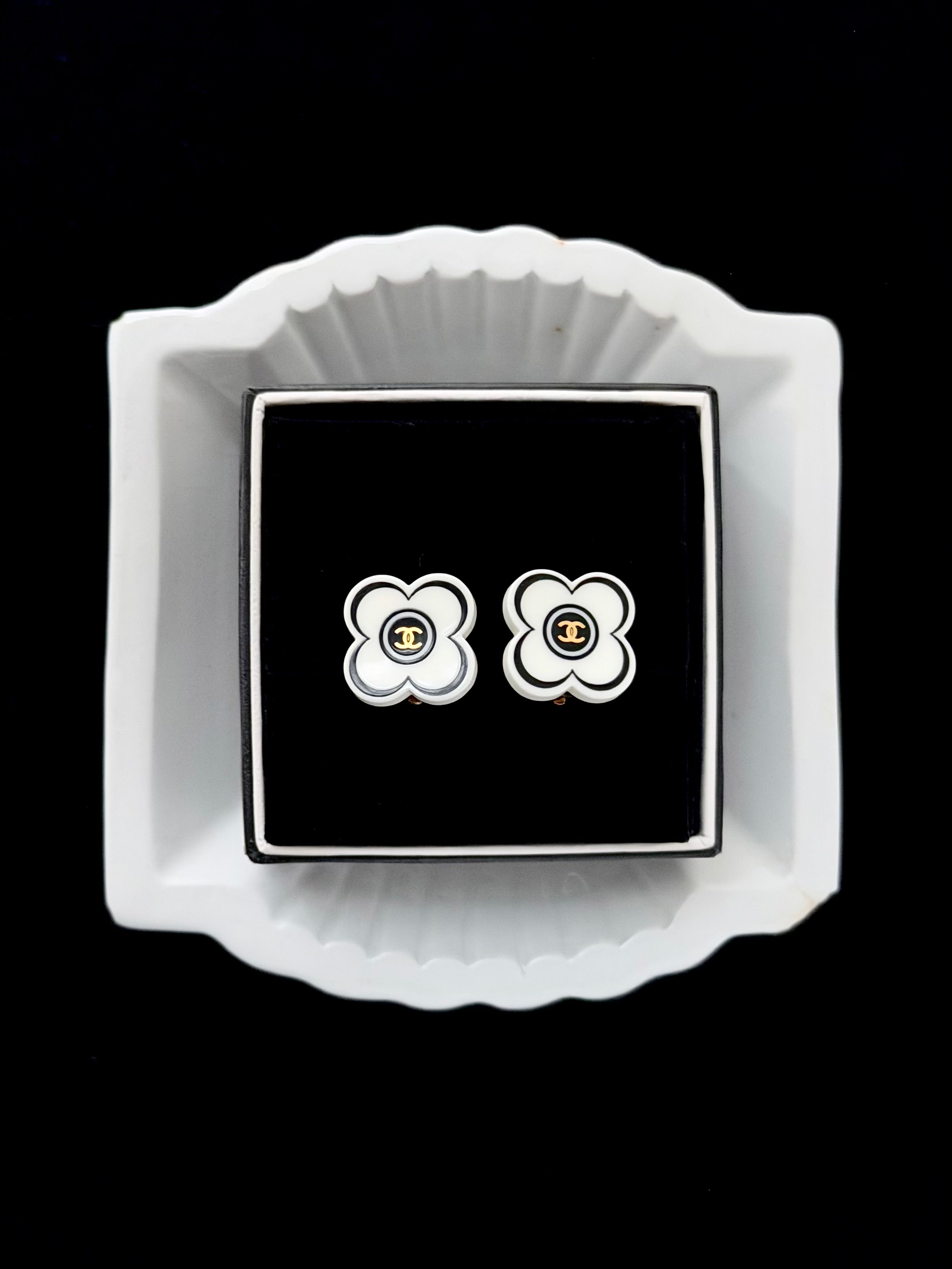 Chanel Sheer Camellia - clip
