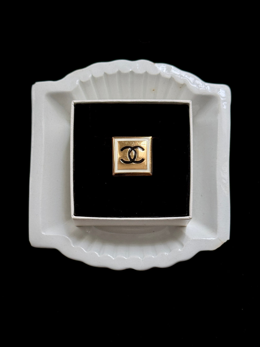 Chanel Noir Signature