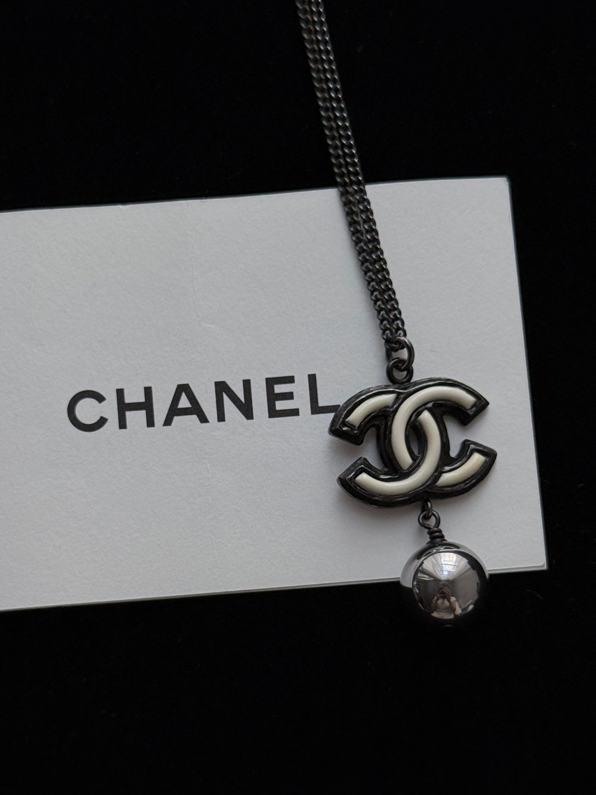 Chanel Orb Medaillon