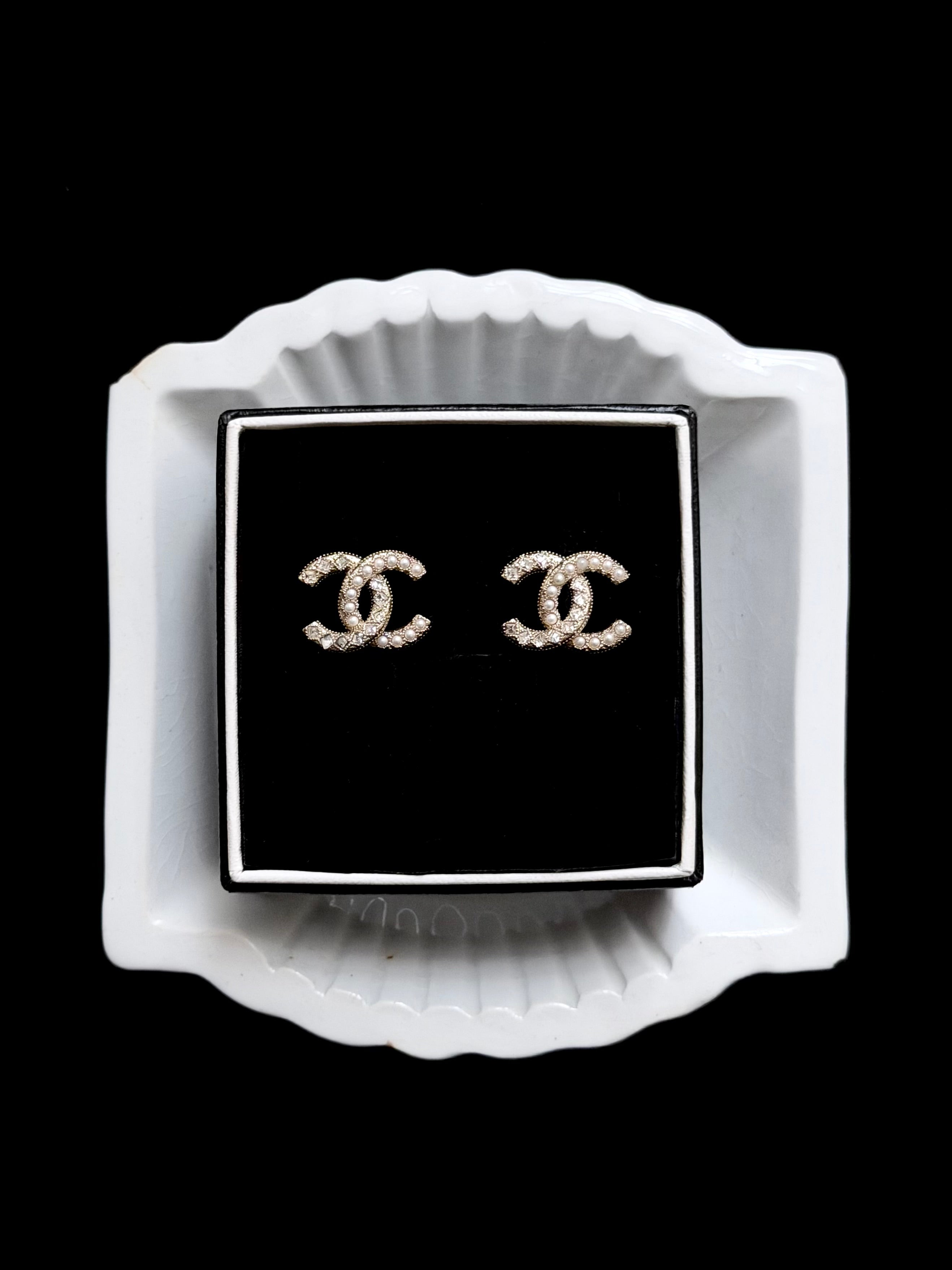 Chanel Pearl Lumière