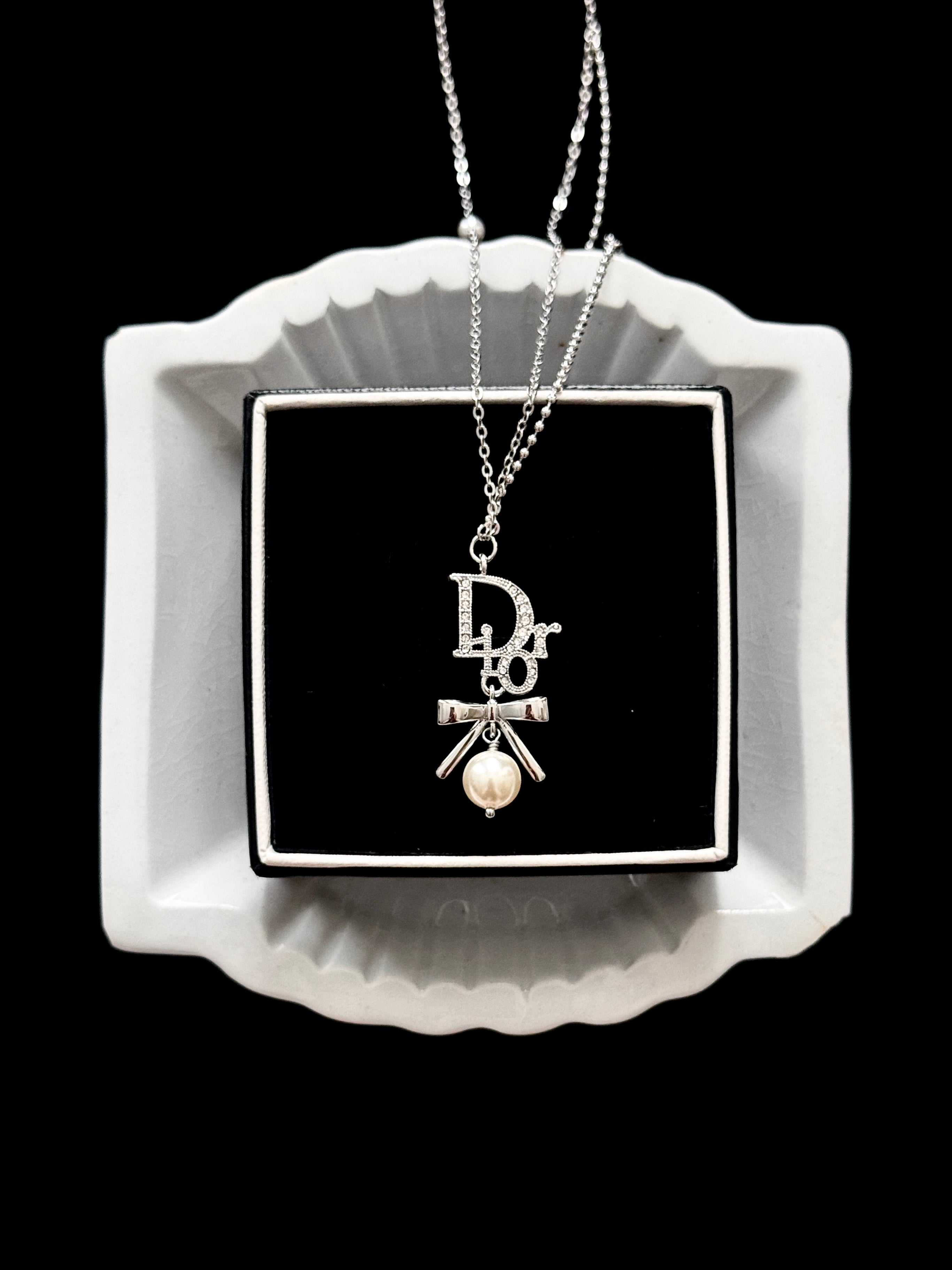 Dior Pearl Bow