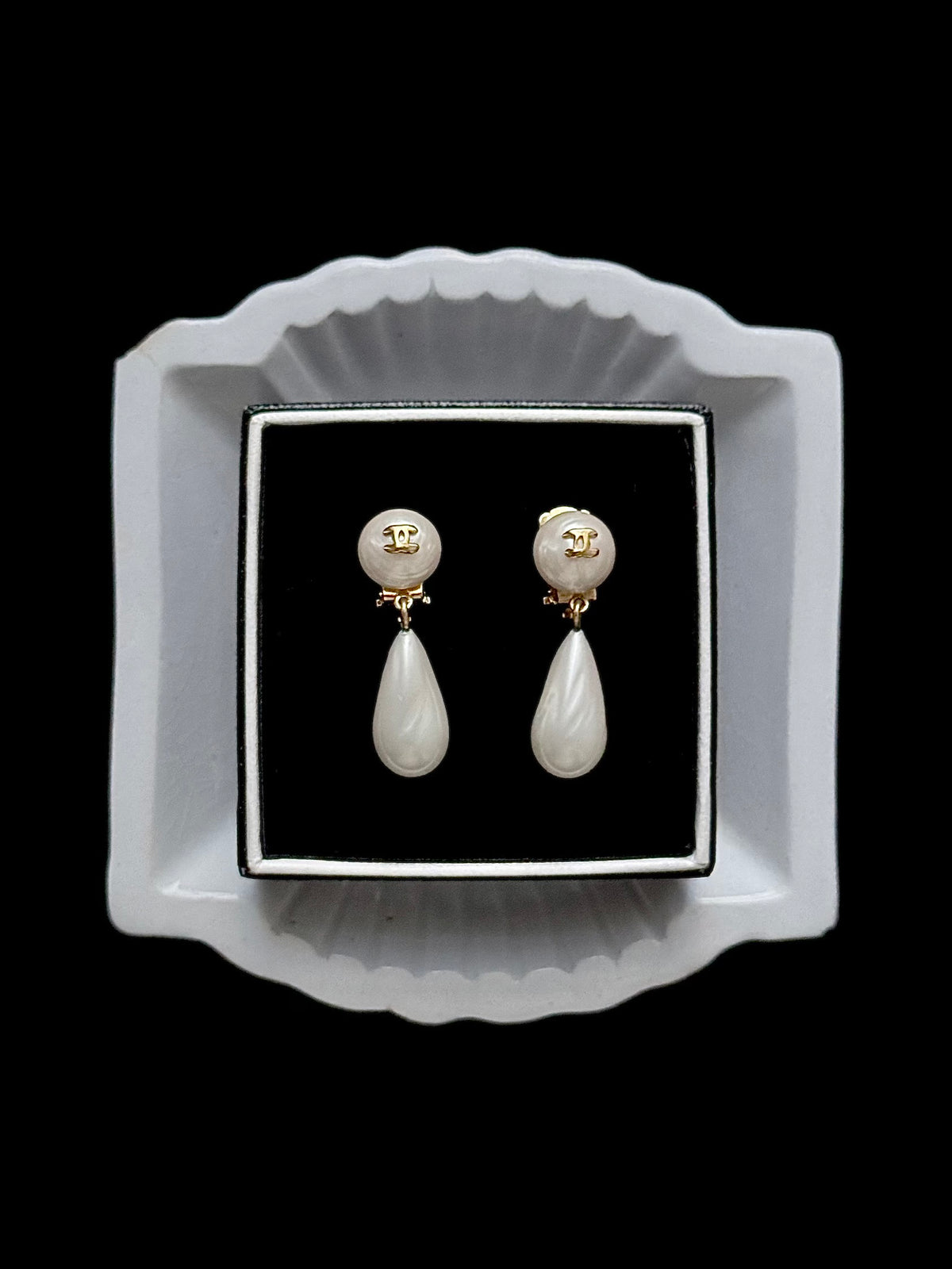 Chanel Ivory Pearl Cascade - Clip
