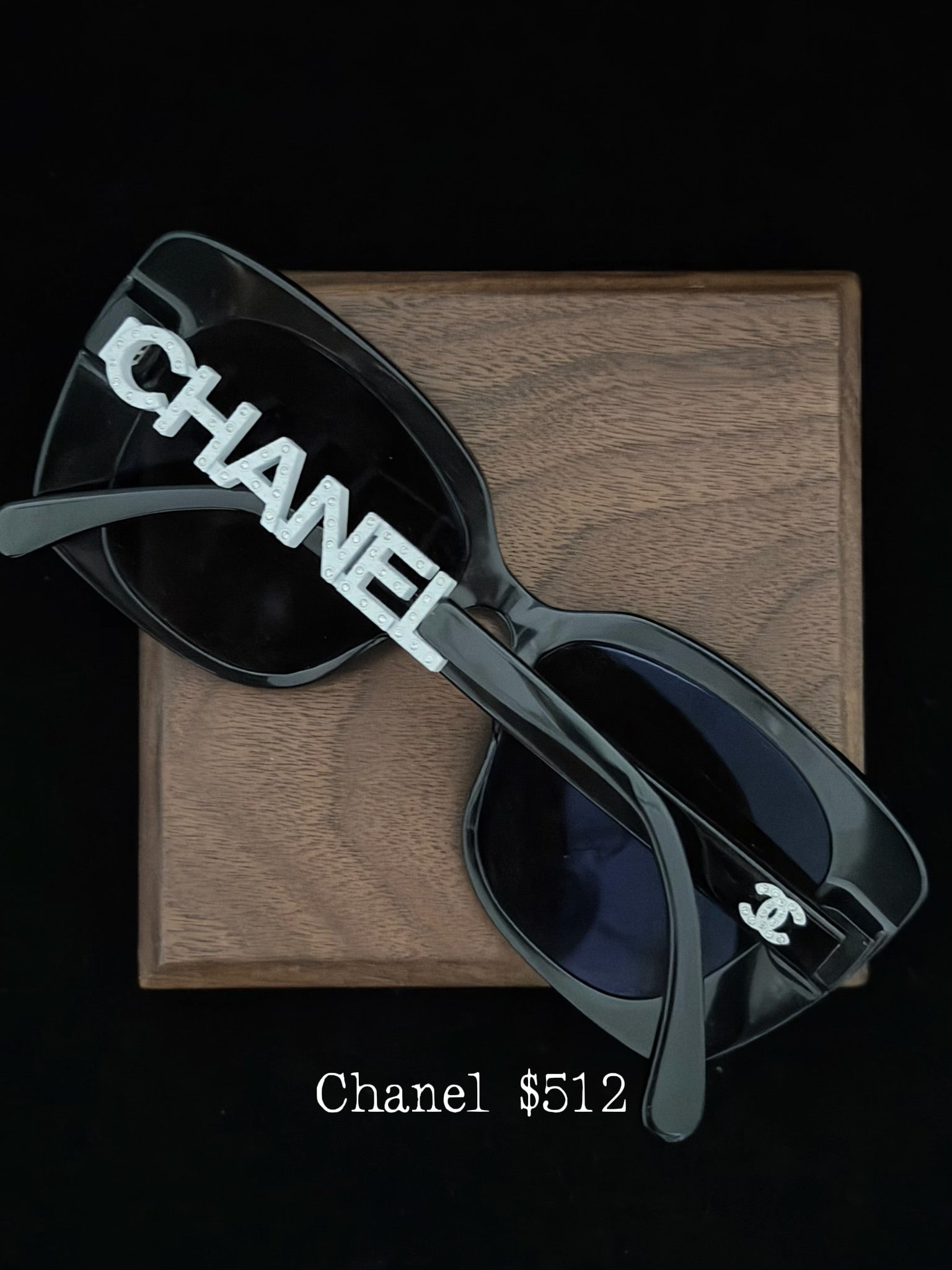 Chanel Noir Avenue