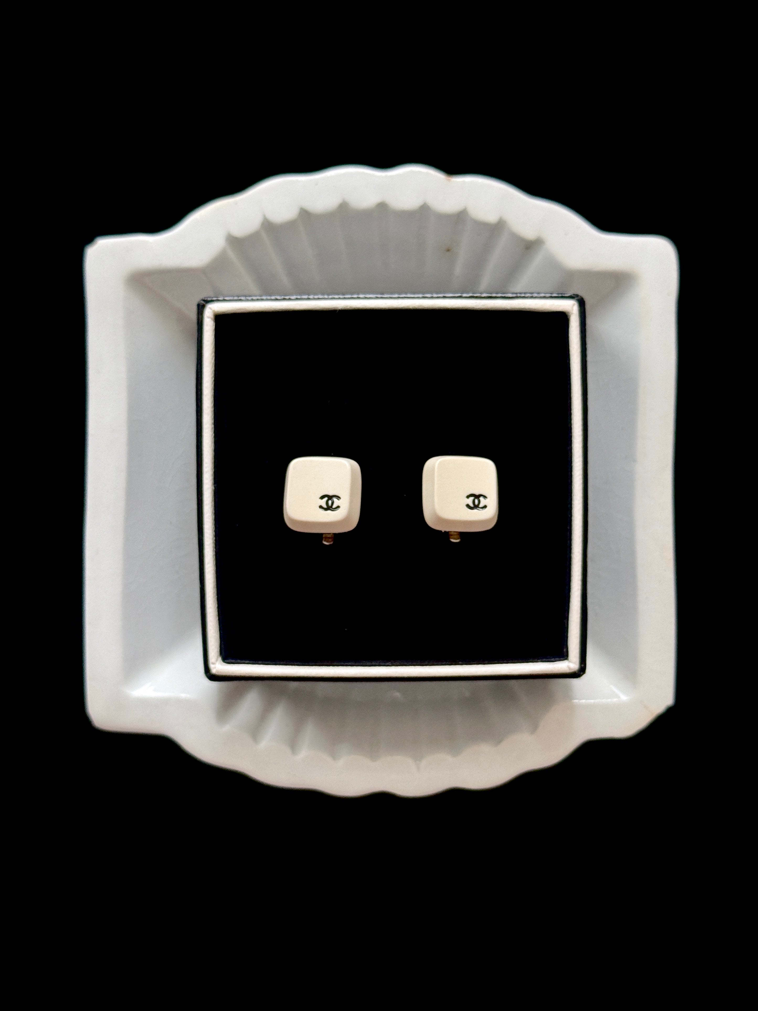 Chanel Ivory Mini Coco - Clip