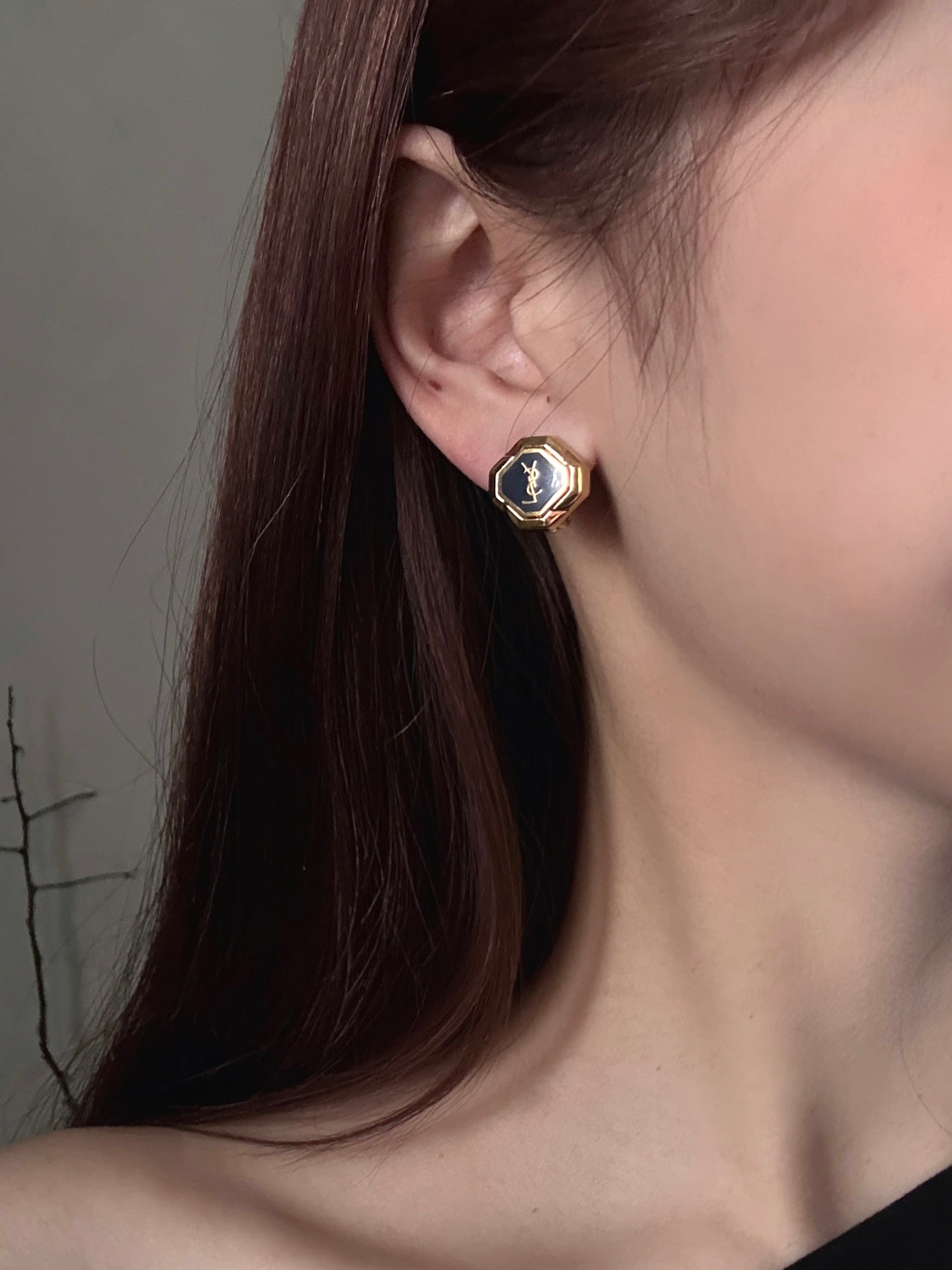 YSL Midnight Medallion - Clip