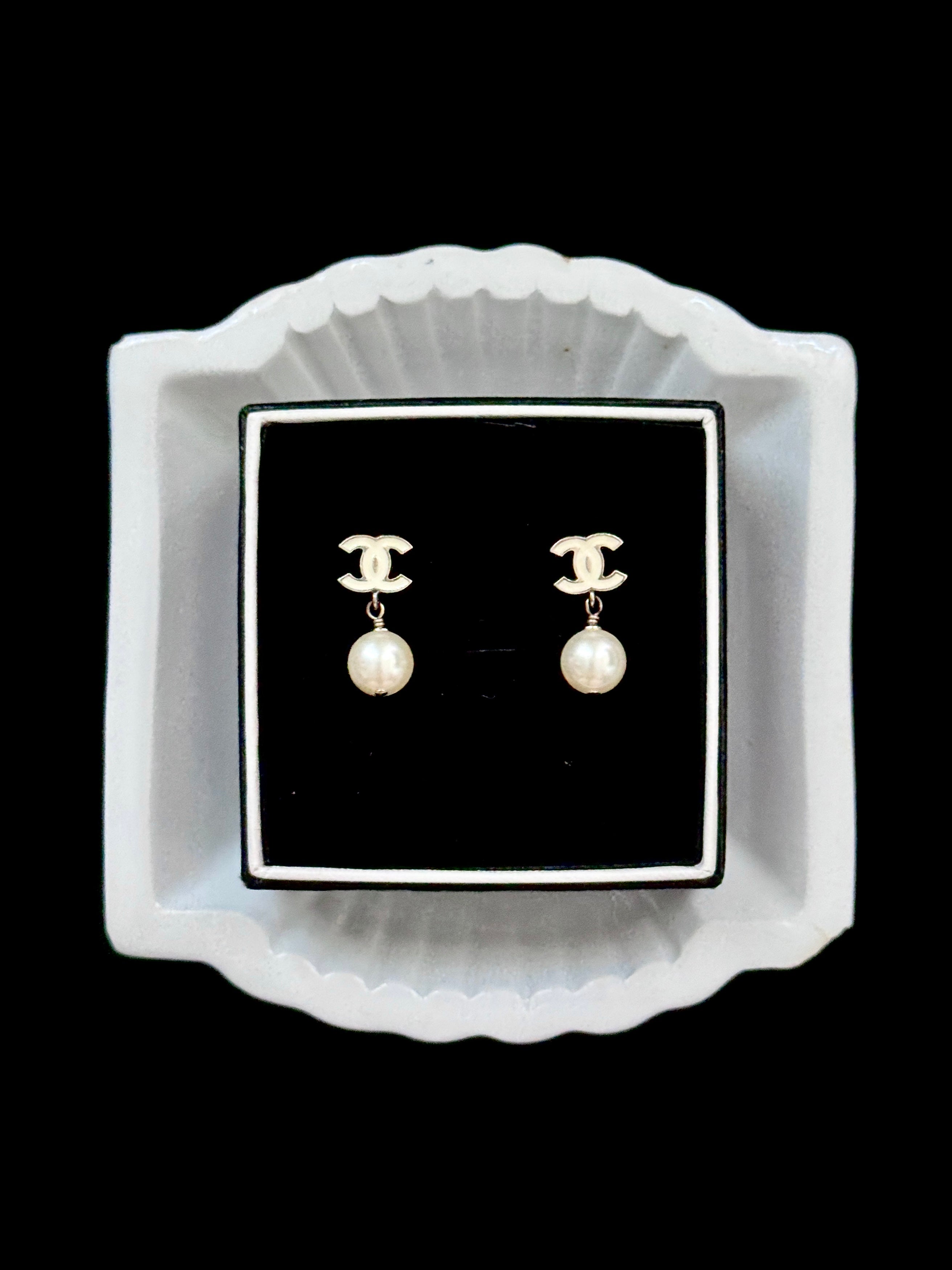 Chanel Pearl Vine
