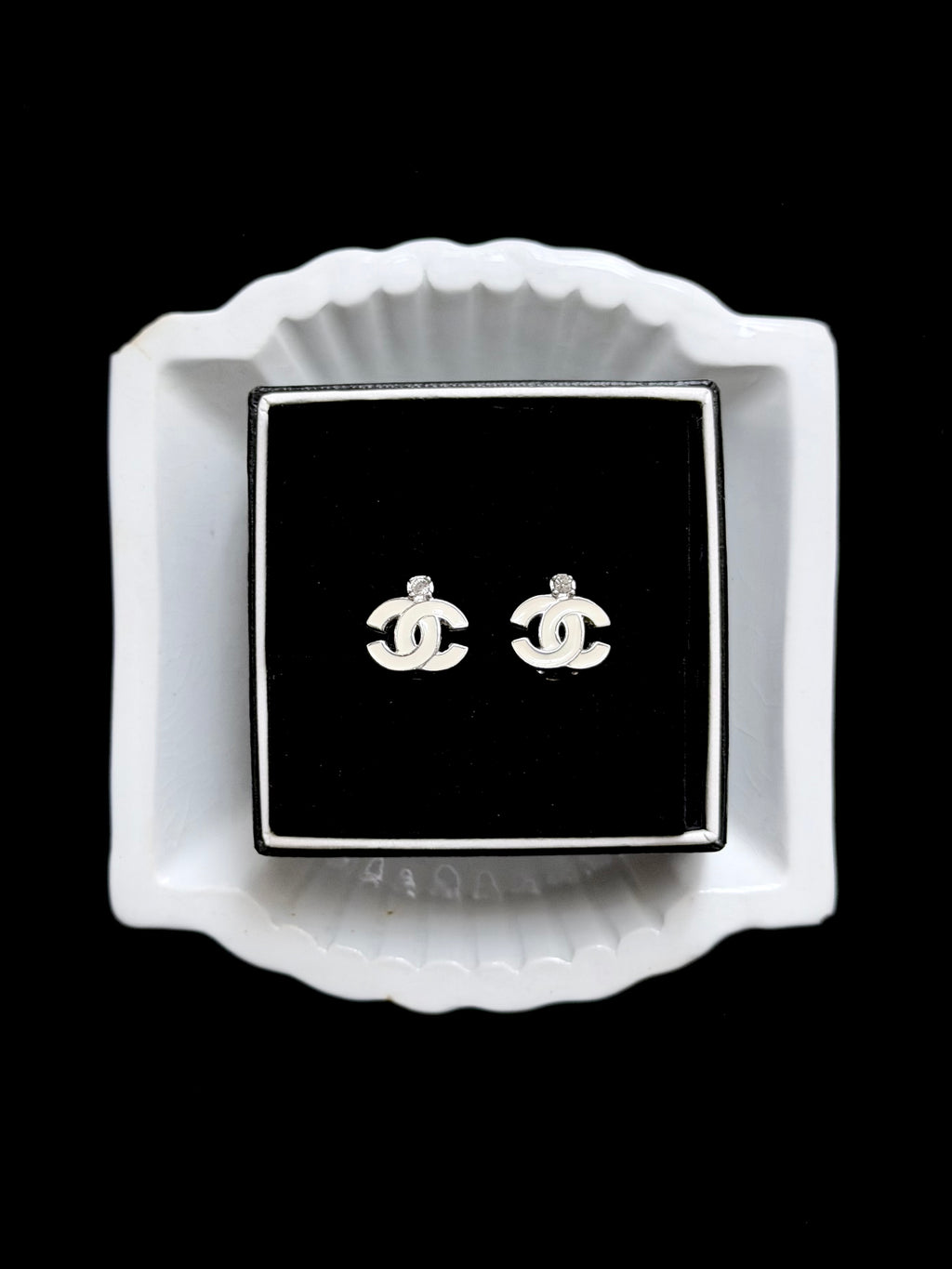 Chanel Moonstone Pearl - Clip