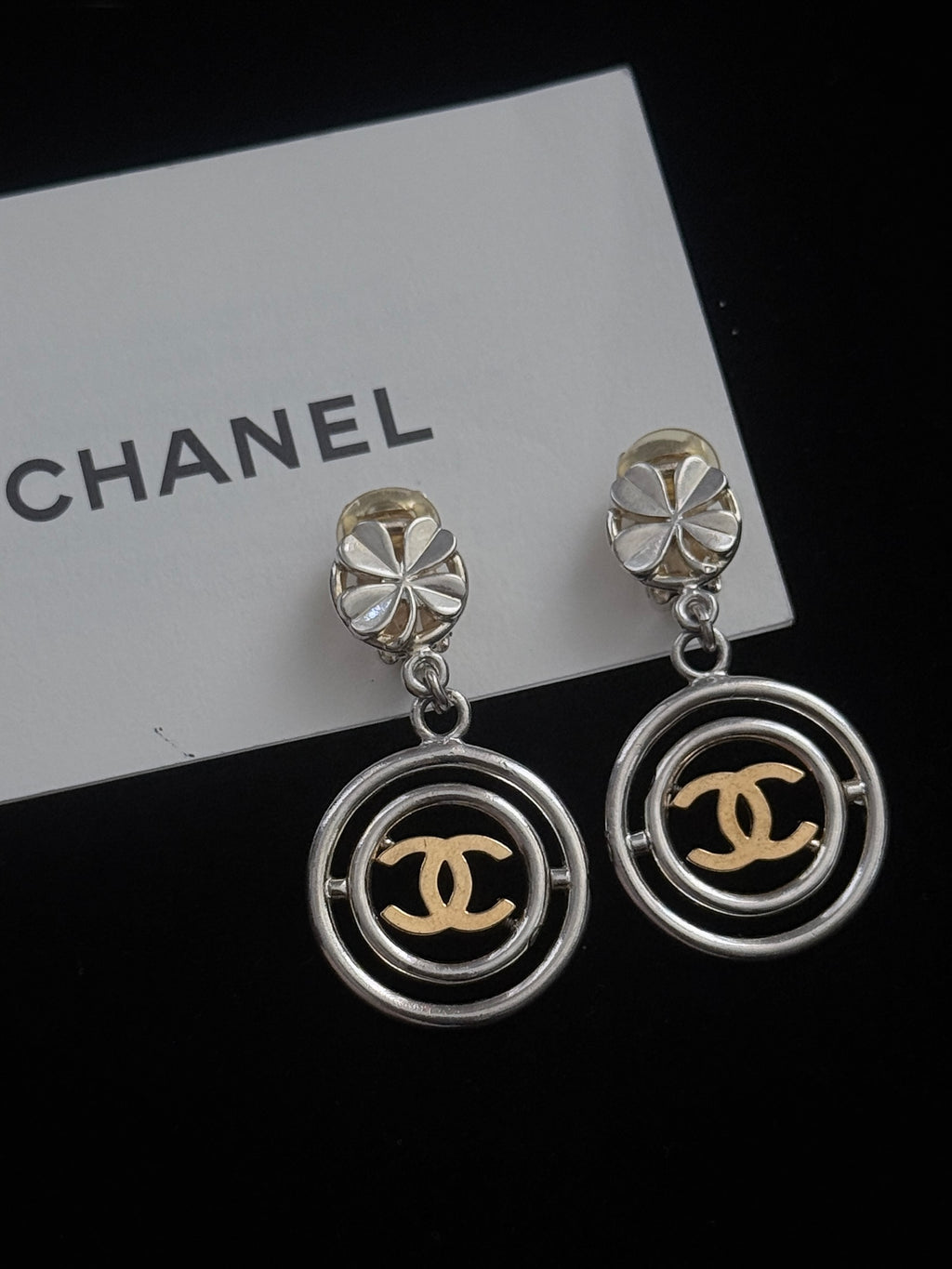 Chanel Paris Halo - Clip
