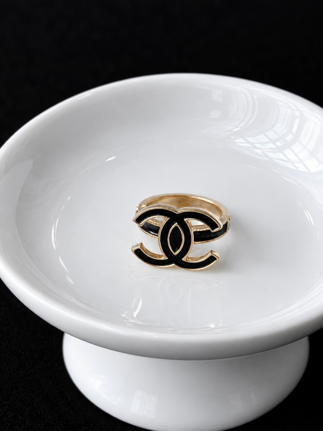Chanel Ebene Monogram - US 6