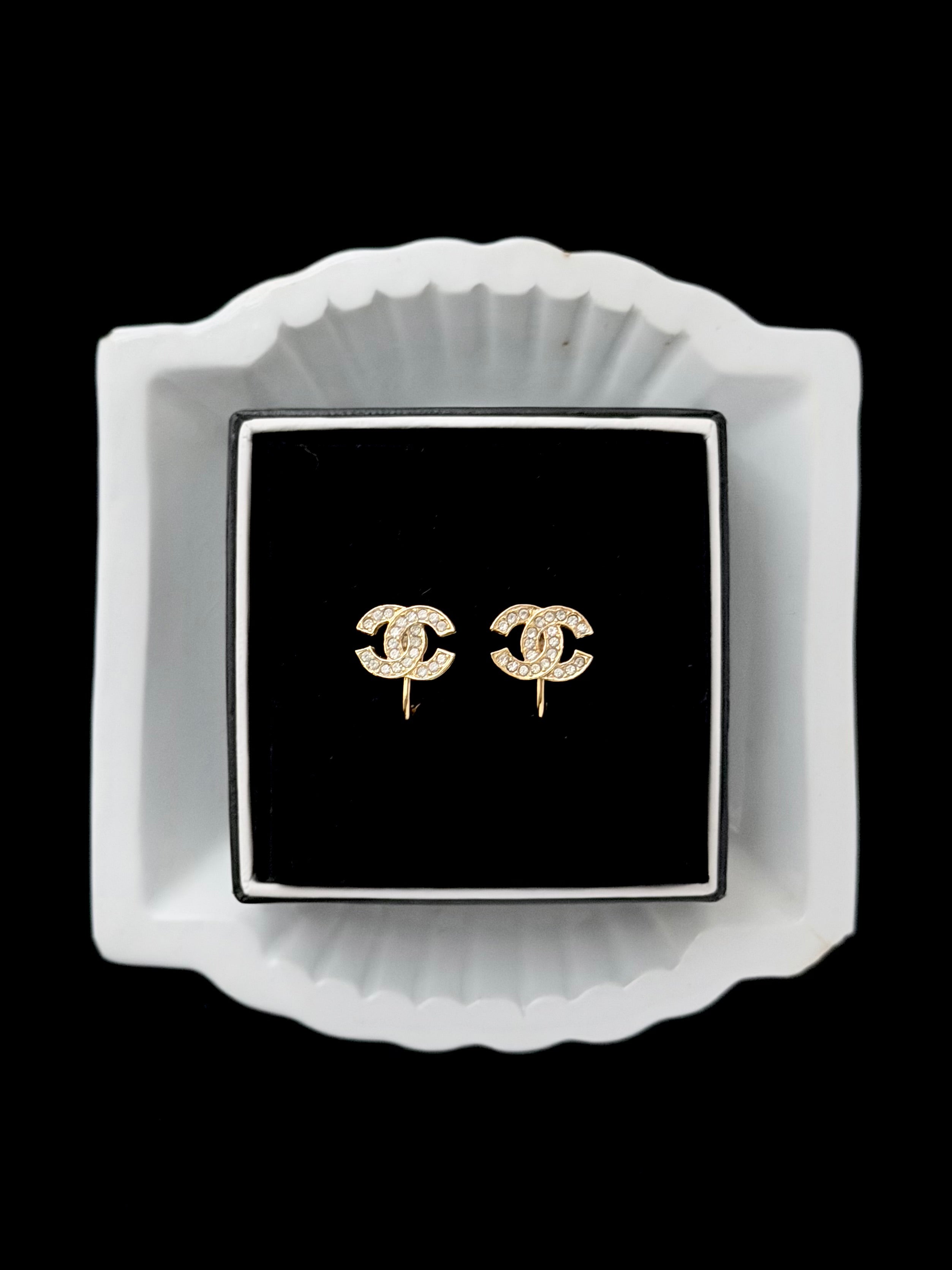 Chanel Vintage Loop - clip