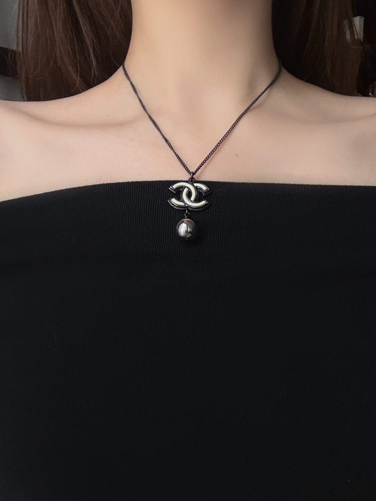 Chanel Orb Medaillon