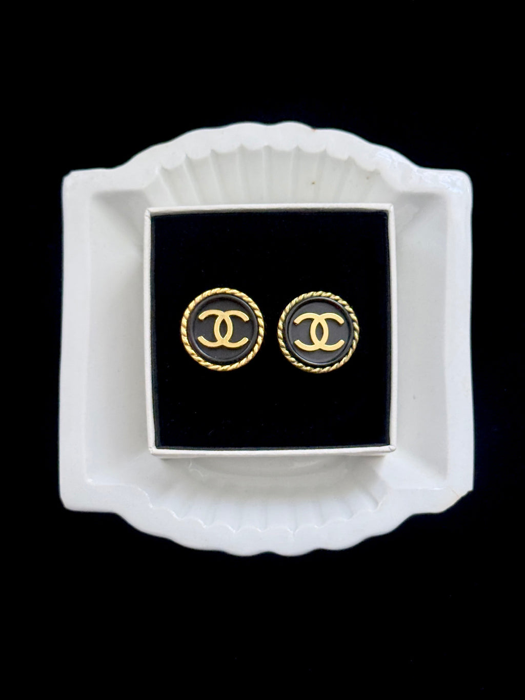 Chanel Paris Medallion - Clip