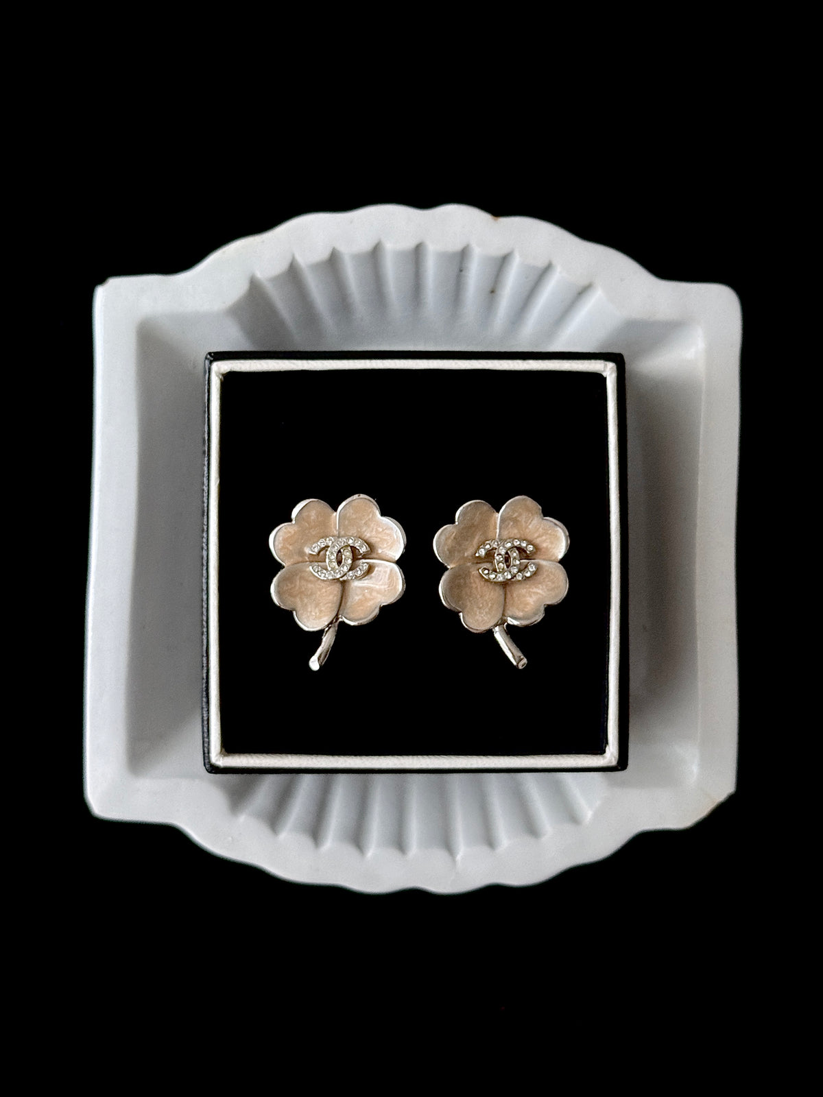 Chanel Camellia Eclat - Clip
