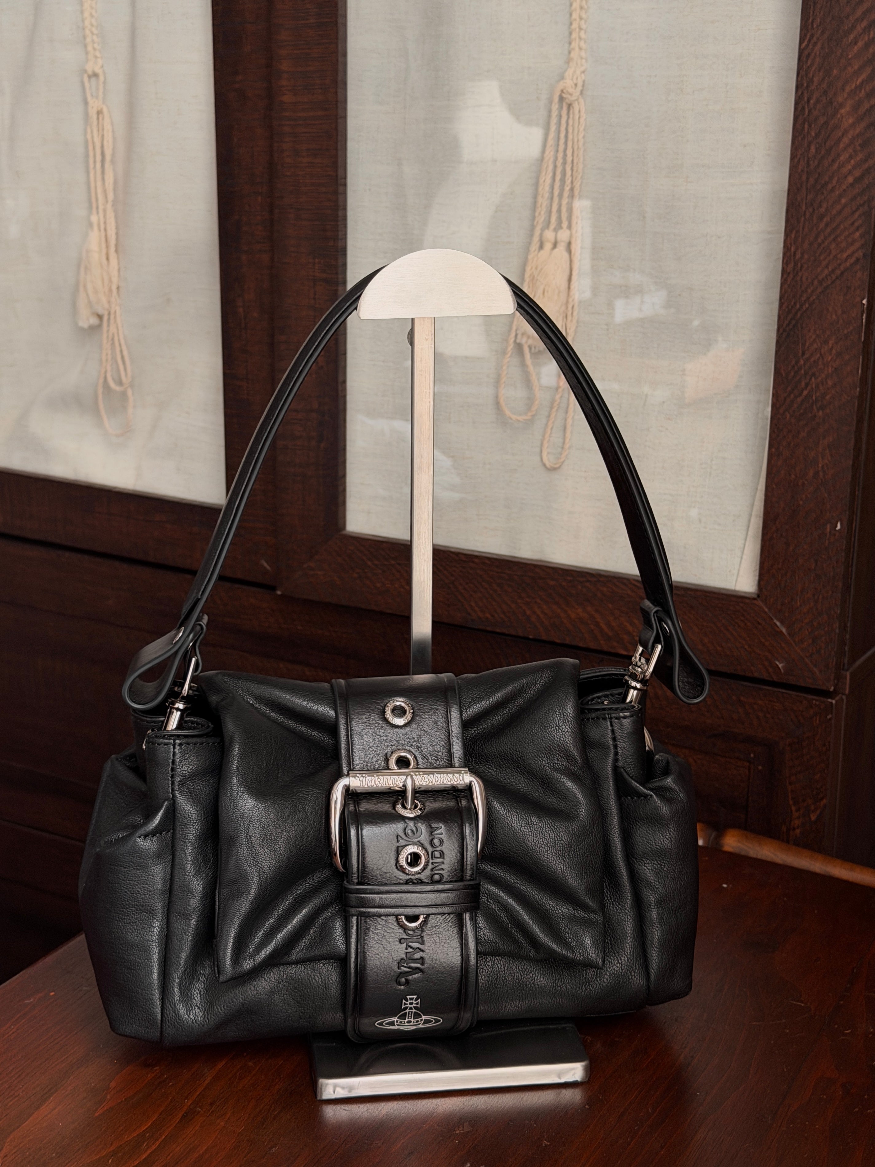 Vivienne Westwood Noir Impérial
