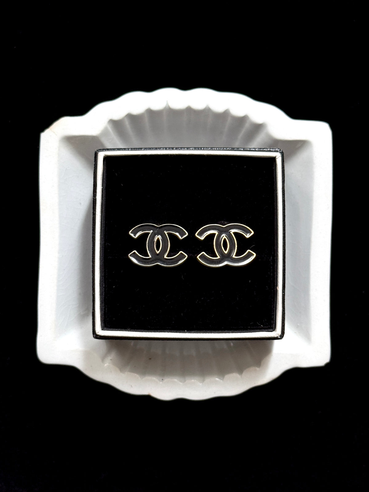 Chanel Noir Enamel - Clip