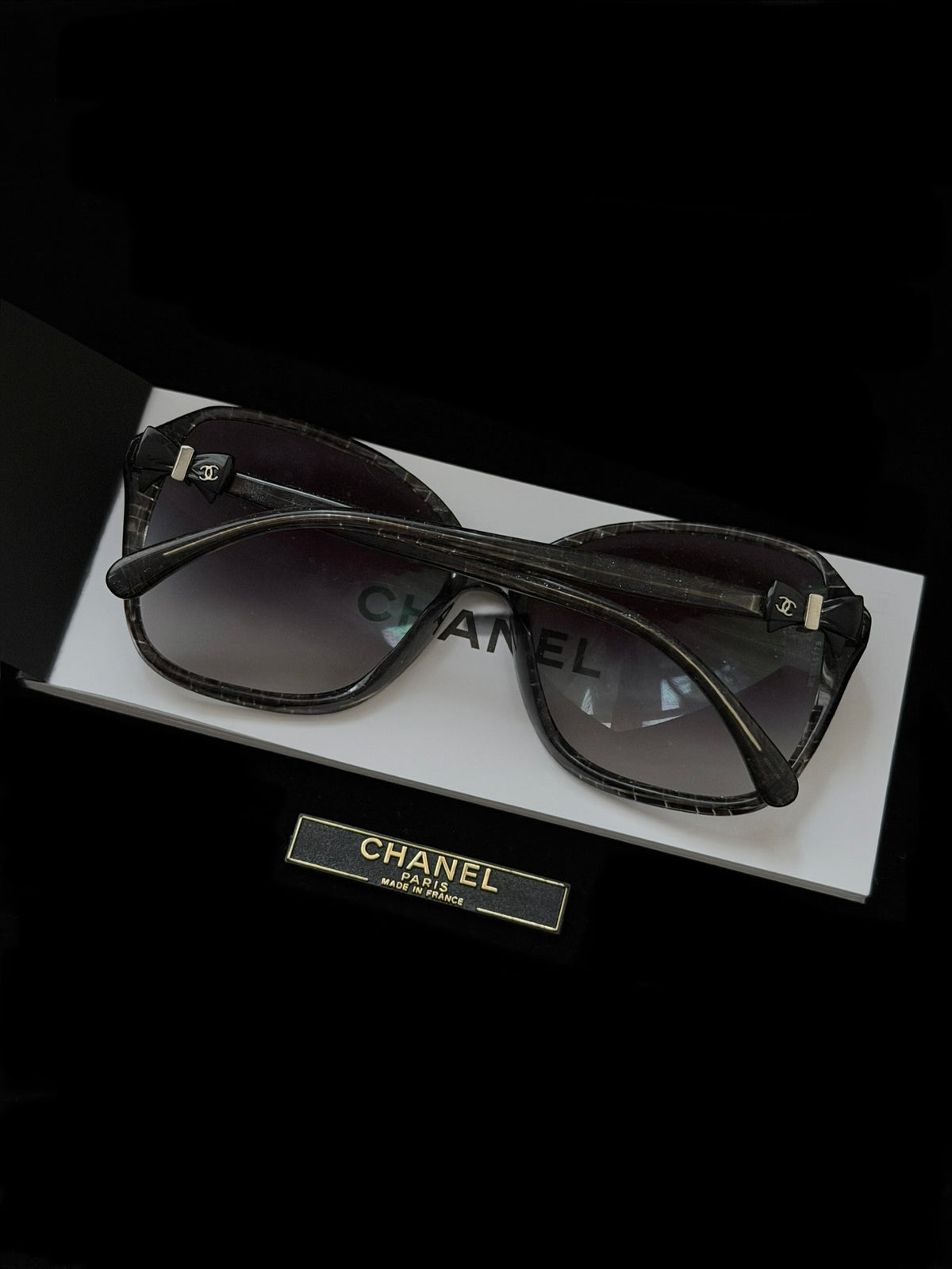 Chanel Bow CC