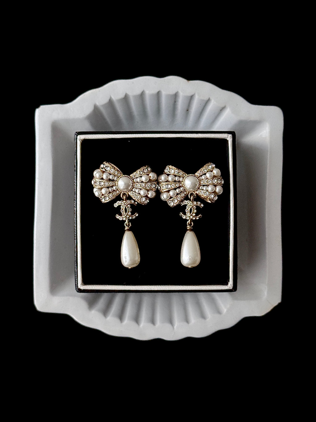 Chanel Pearl Bow Couture
