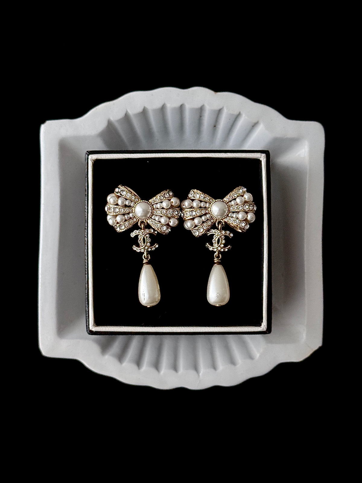 Chanel Pearl Bow Couture