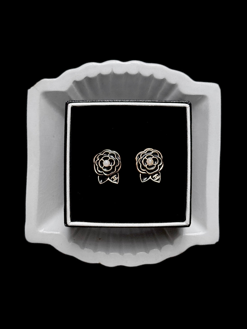 Chanel Camellia Pearl Romance - Clip