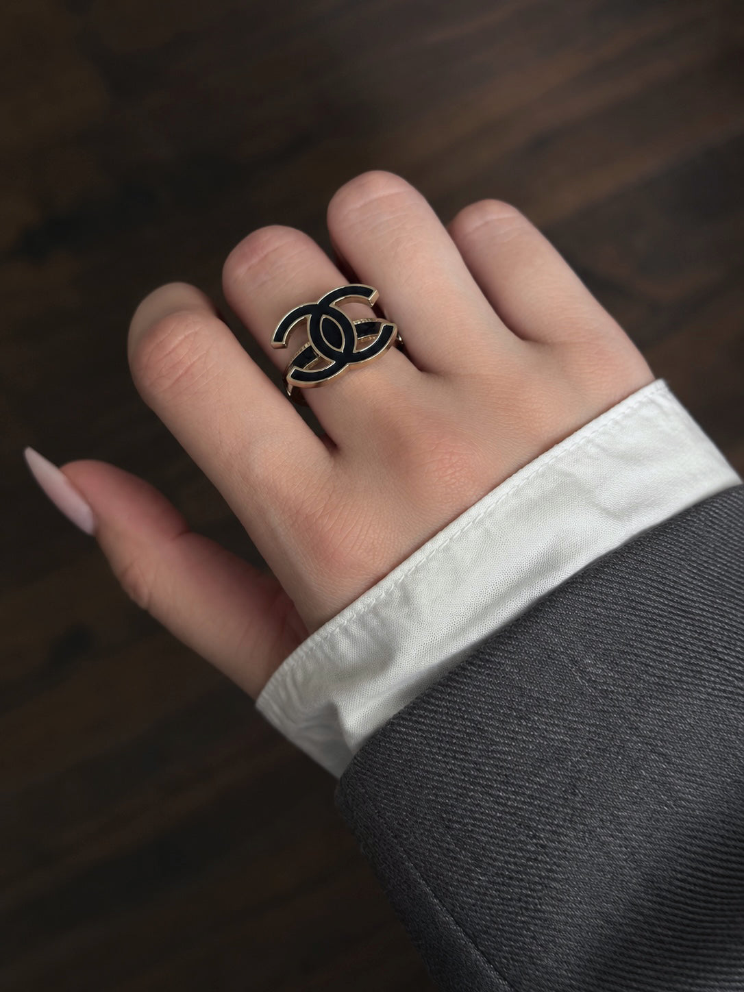 Chanel Ebene Monogram - US 6