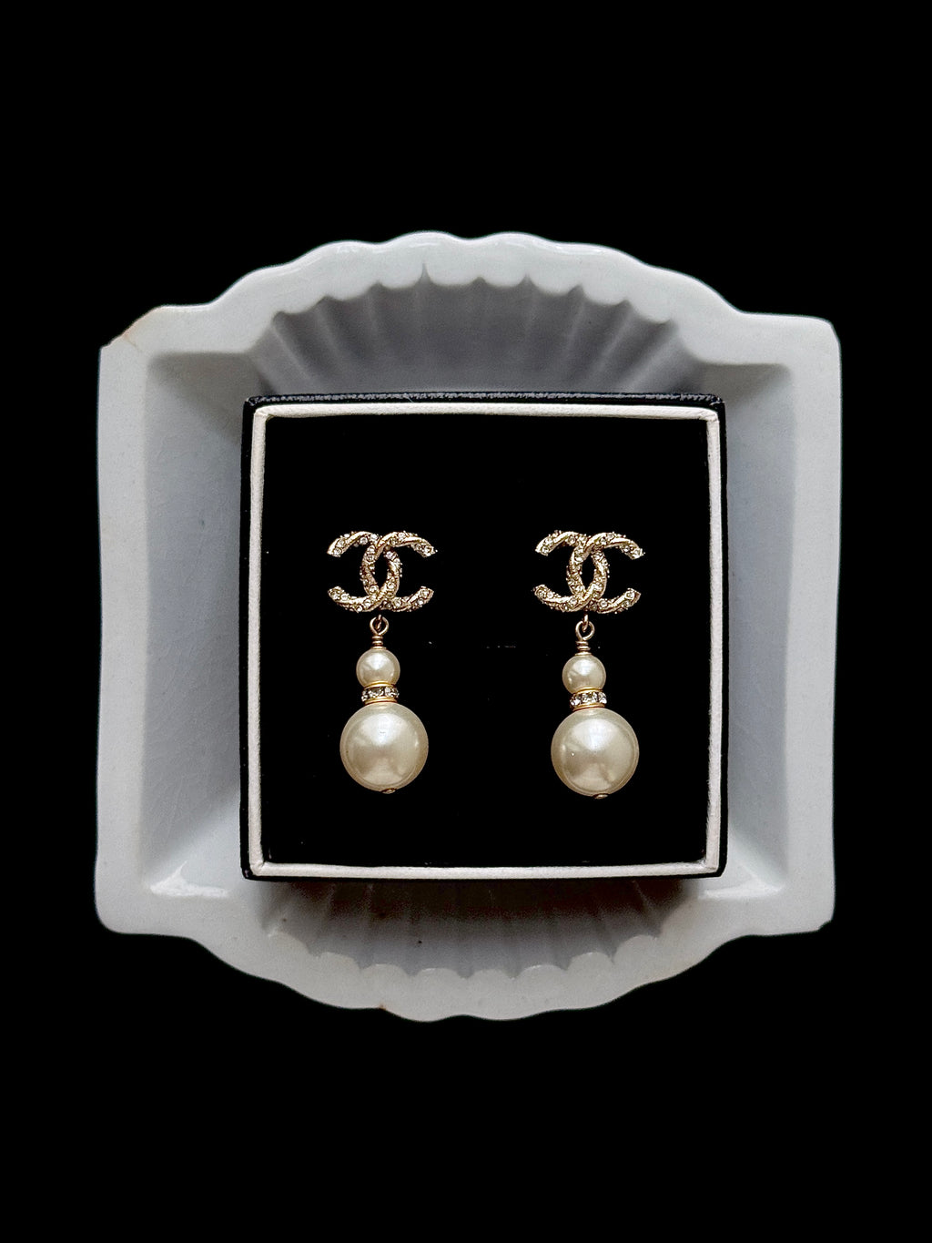 Chanel Lumiere Pearl Drop