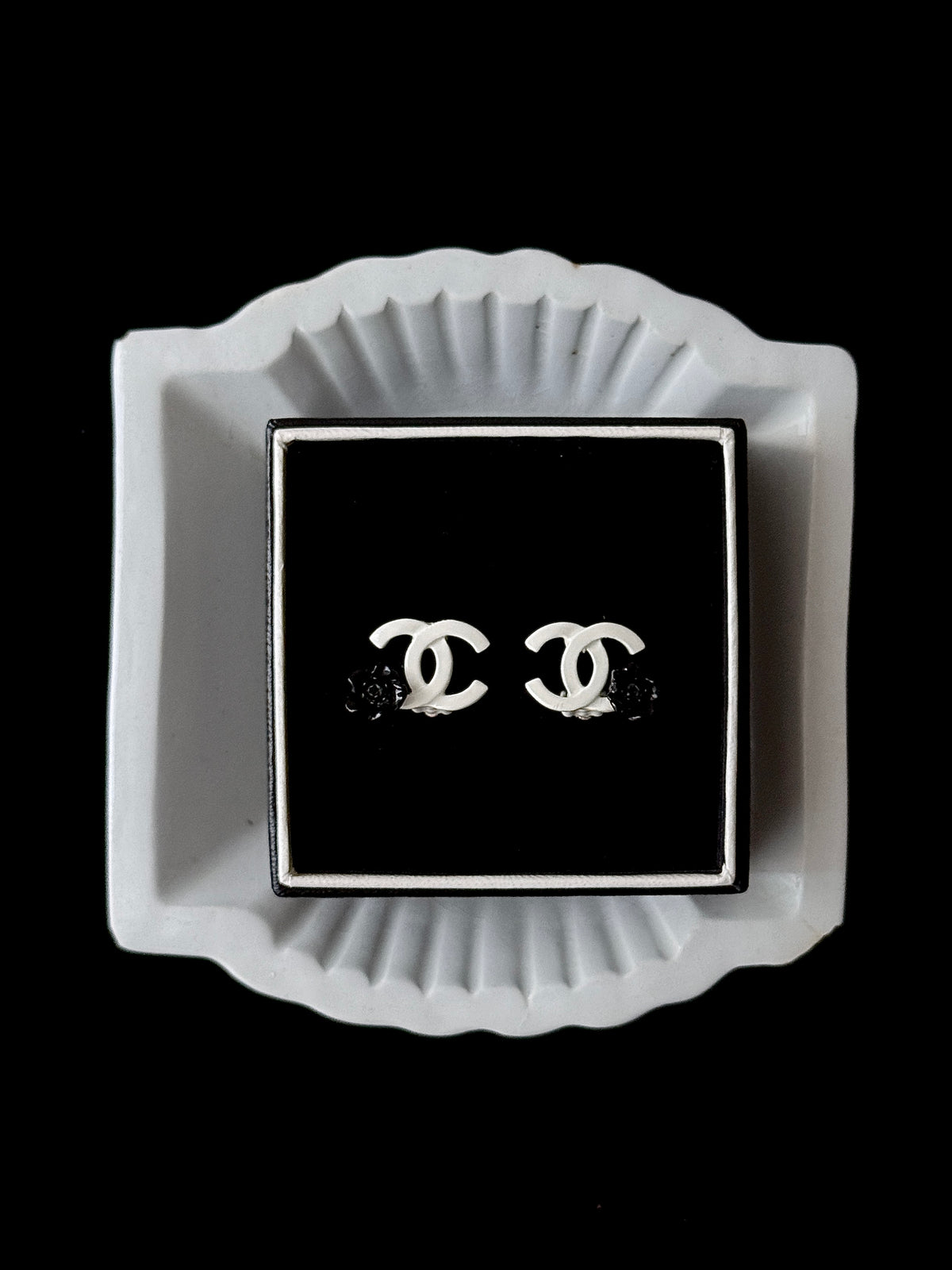 Chanel Noir Neo - Clip