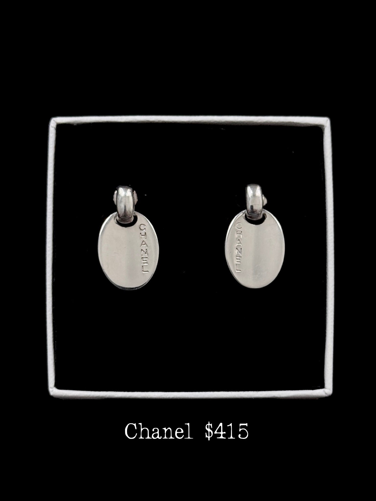 Chanel Minimal Oval Chic