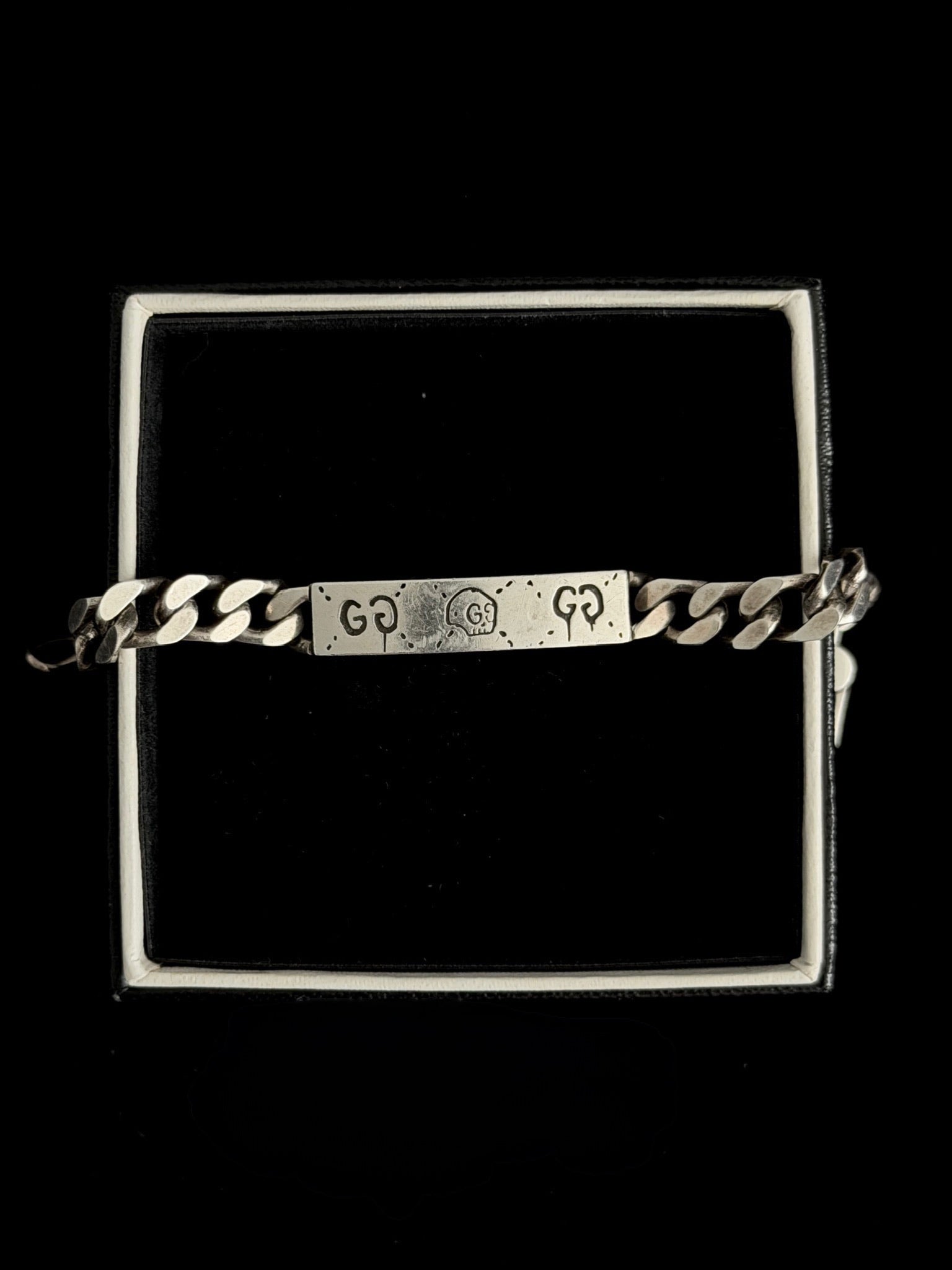 Gucci Street Emblem