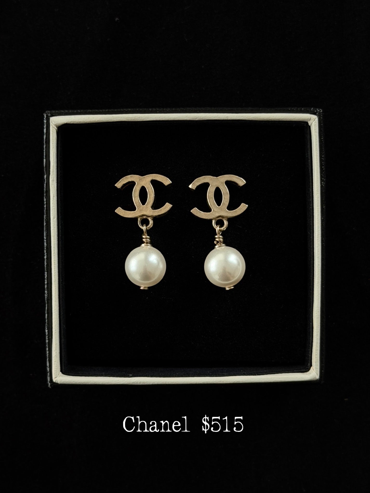 Chanel Pearl Signature