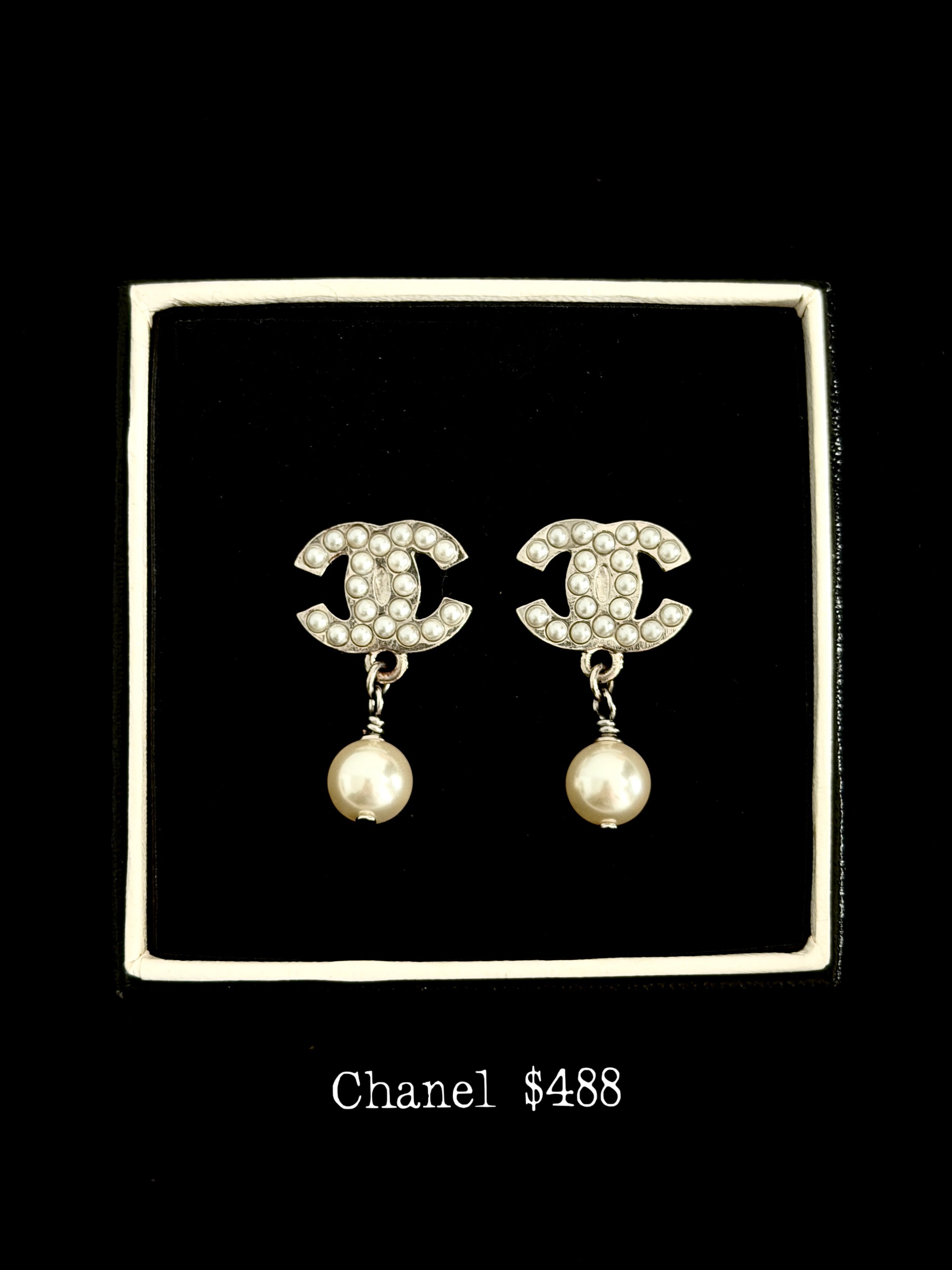 Chanel Pearl Frame CC